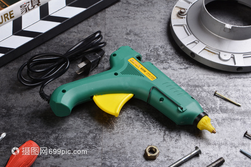 熱熔膠槍 不可或缺的工業(yè)與家庭勞保用品